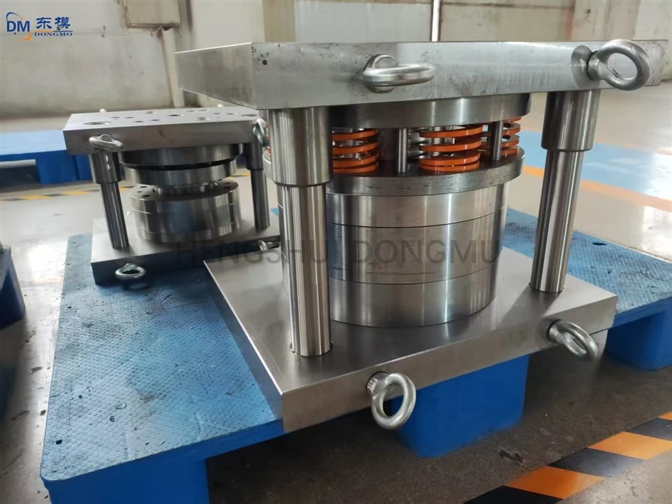 Troqueles OEM para doblar, punzonar y estampar metales; Troqueles de estampado de piezas automotrices